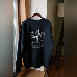 Eddie Bauer Moose back black sweatshirt